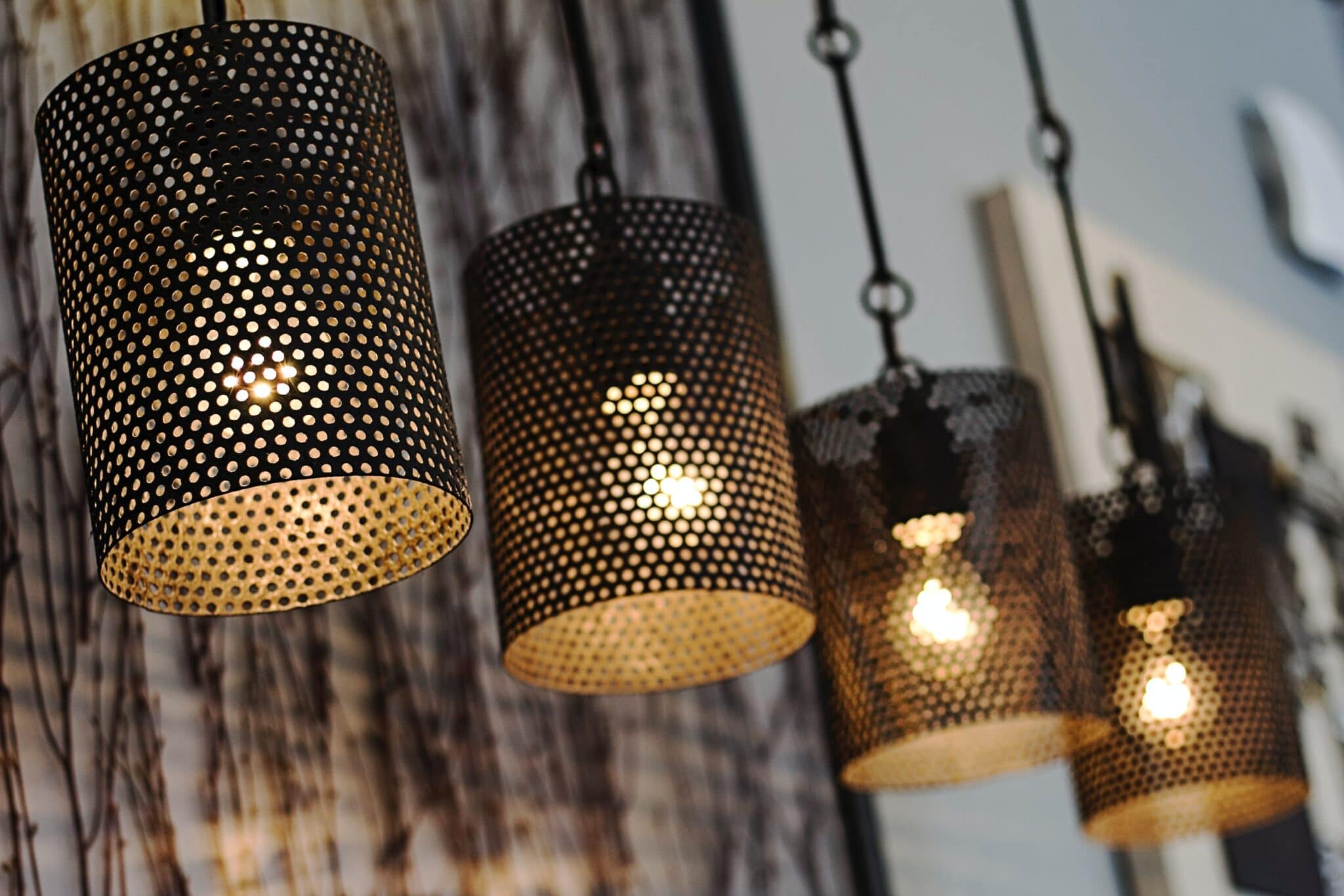 Michigan Chandelier Acquired by Uniprop & Seneca Partners